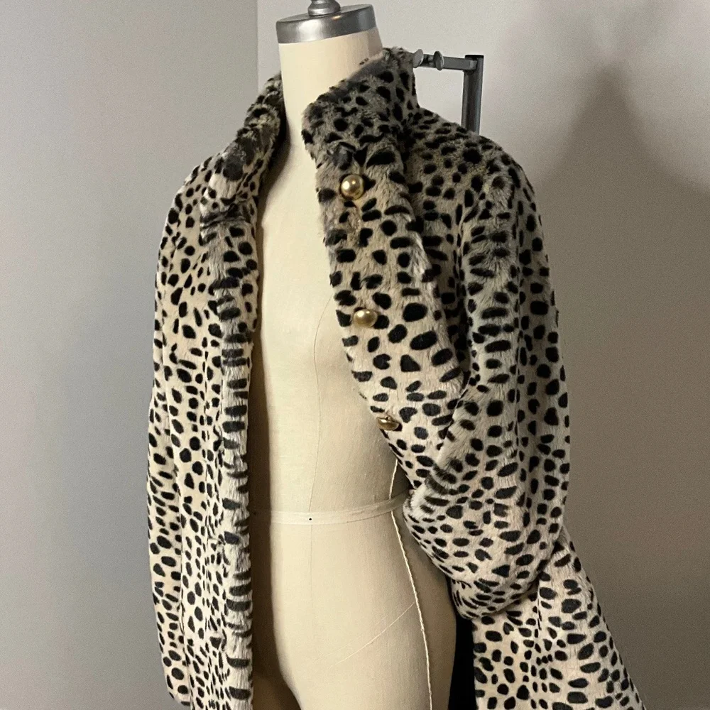 **FALL SALE** Victoria Secret’s Cheetah Print Coat - Picture 2 of 6